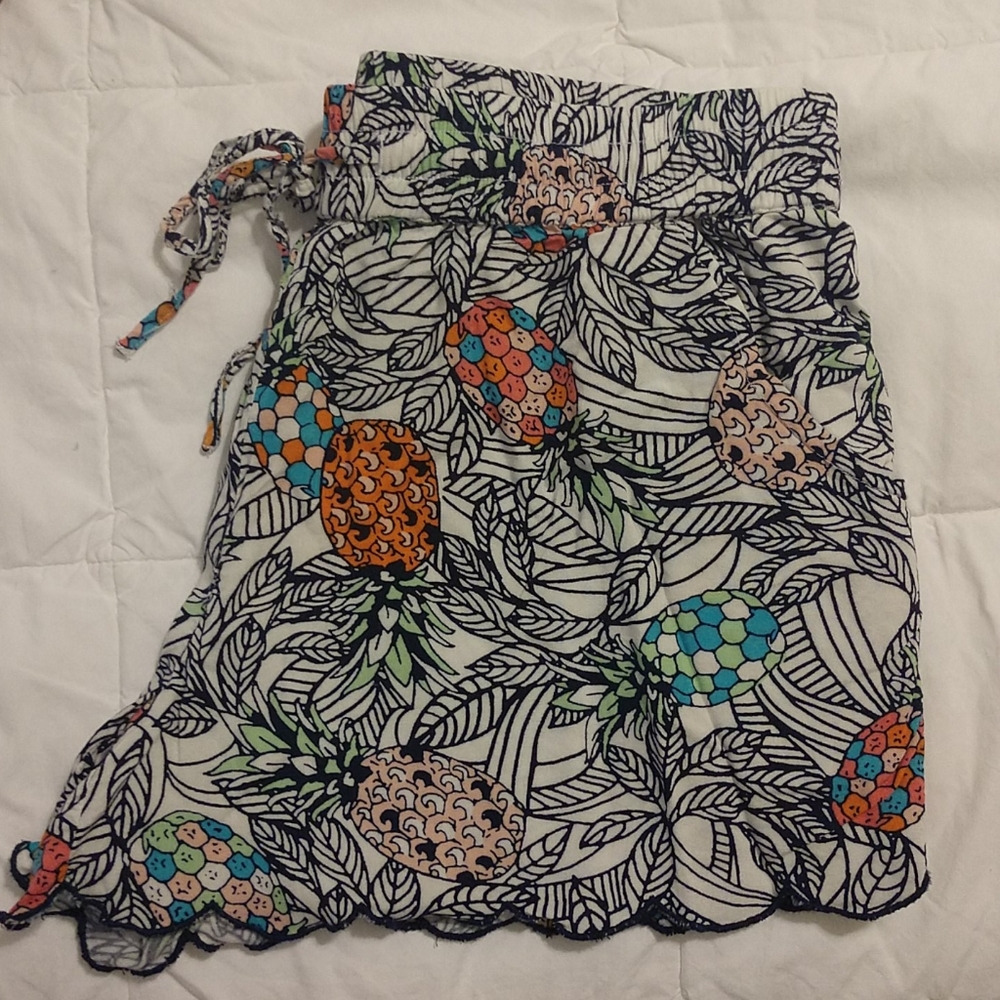 Shorts - Picture 2 of 6